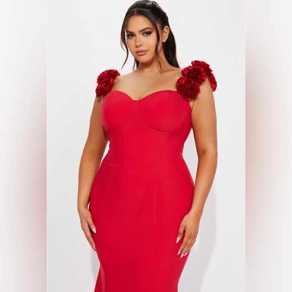 BRAND NEW Red Maxi Gown - Picture 5 of 5